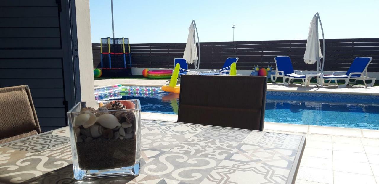 "Fun In The Sun" Villa Peyia Exterior photo
